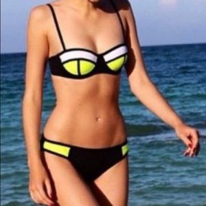 Triangle Poppy Colorblock Bikini